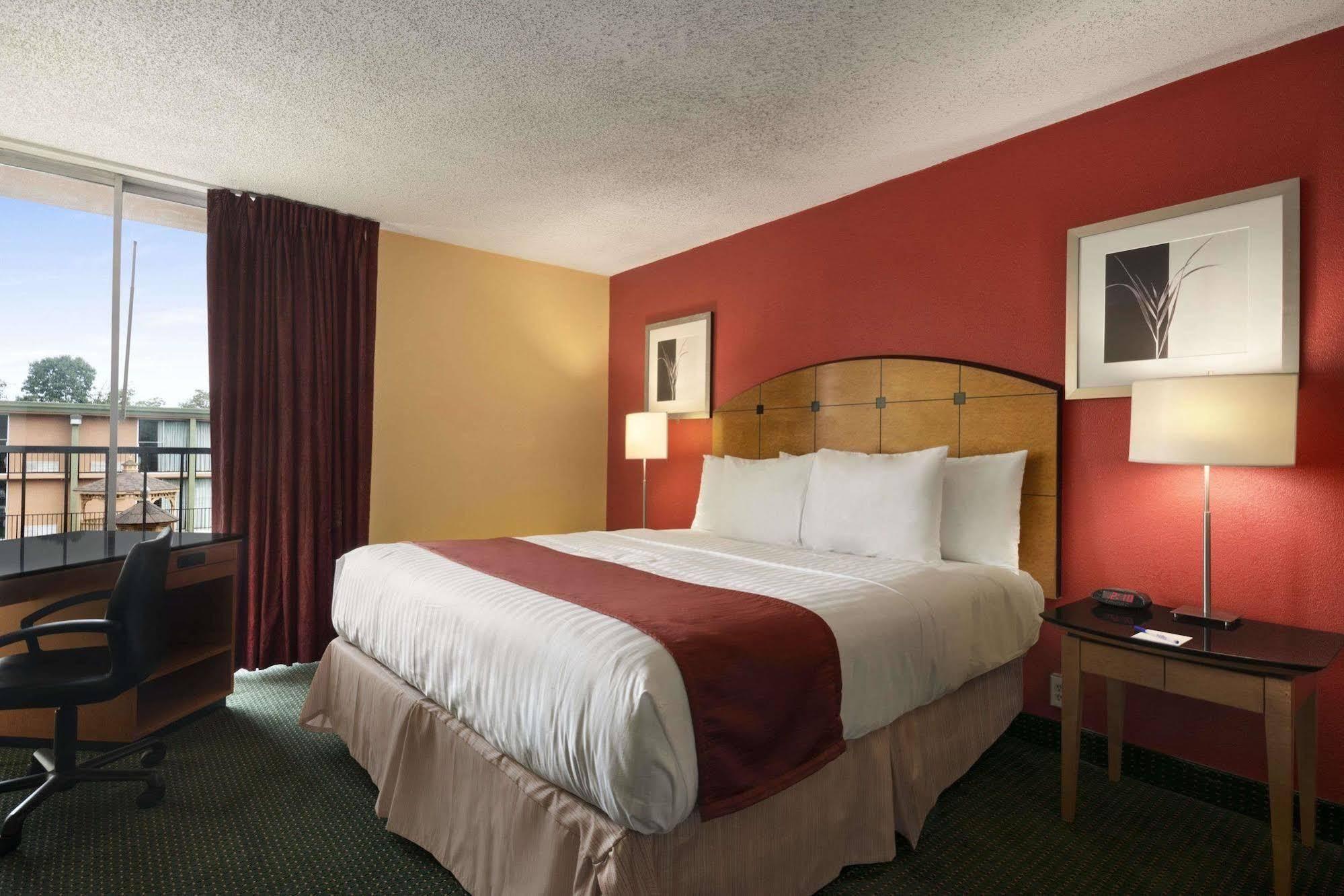 Baymont By Wyndham Salem Roanoke Area Hotel Eksteriør billede